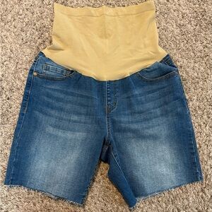 High-Waist Maternity Denim Shorts with Beige Support Panel